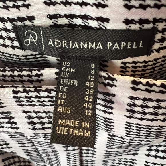 Adrianna Papell. Black and white checked capri pants, size 8. - Picture 6 of 6